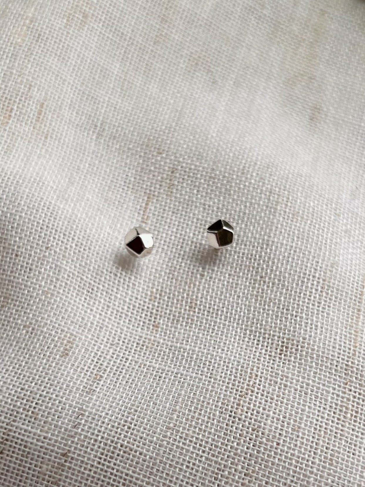 Geometric Studs